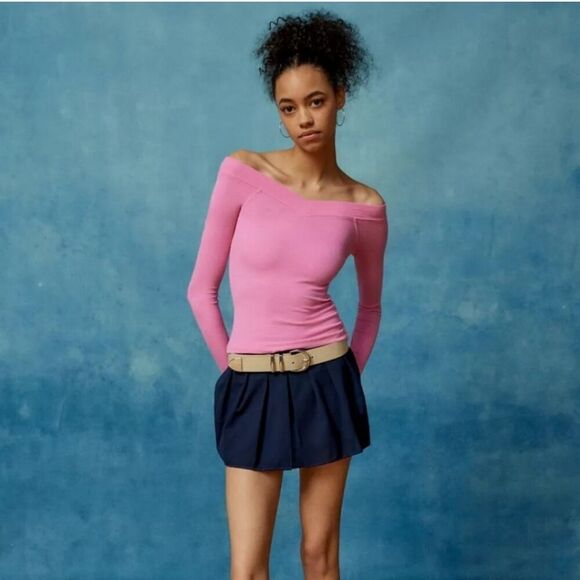 NWOT BDG Urban Outfitters Long Sleeve V-Neck Top - Picture 5 of 6